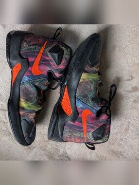 Nike LeBron 13 "Akronite" basketball Shoes Size 6Y